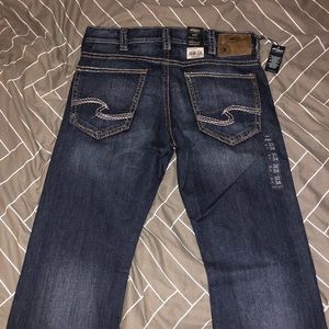 Silver Jeans Jeans - NEW WITH TAGS Silver Jeans - size 32x34 Silver Jeans Jeans - NEW WITH TAGS Silver Jeans - size 32x34